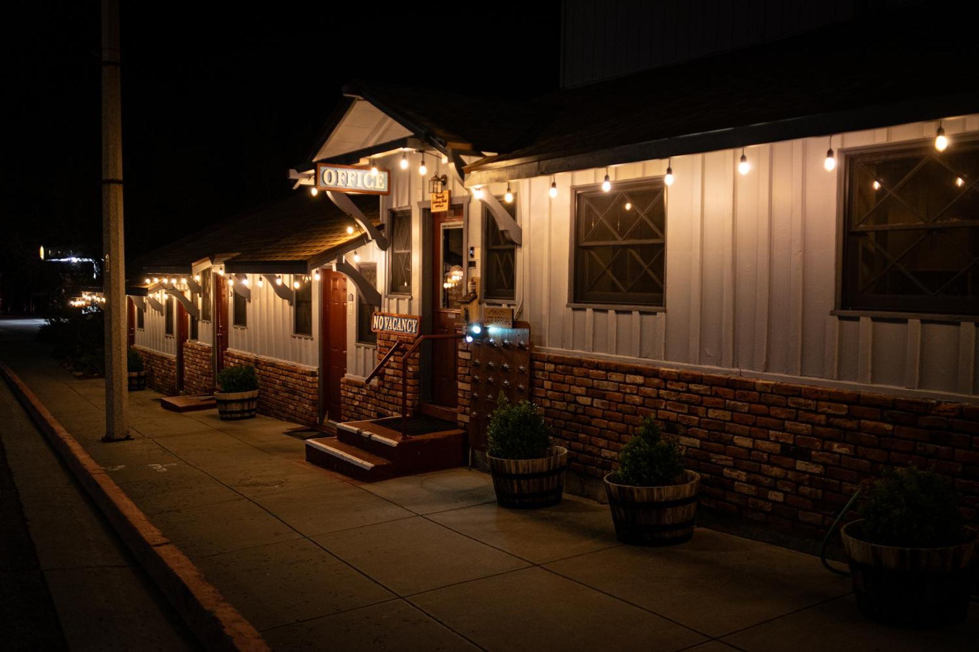 Yosemite Gateway Motel Lee Vining Extérieur photo